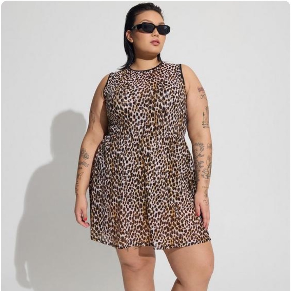 NWT/New Torrid Underwire Long Mesh Overlay Swim Dress With Brief (3X/3 D/DD)